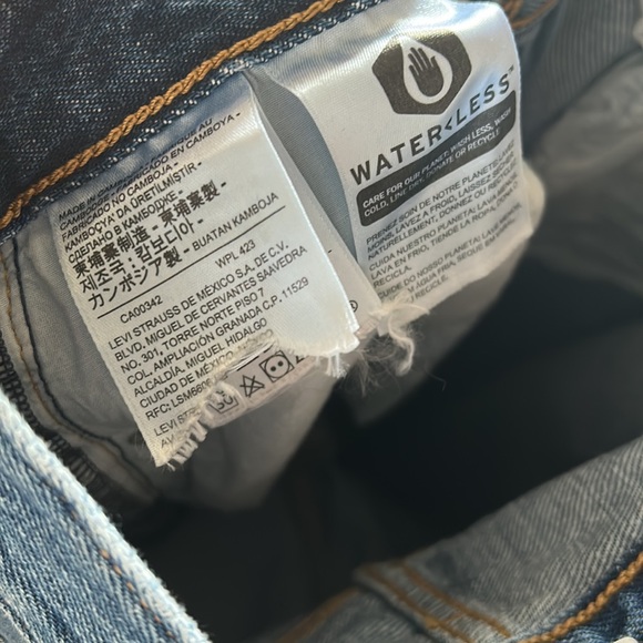 Levi’s High Loose Jeans - Picture 12 of 12